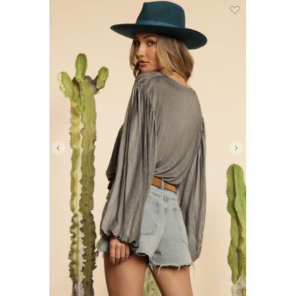 ⭐️ CLEARANCE ⭐️ FINAL PRICE DROP Balloon Sleeve Top - Picture 5 of 8